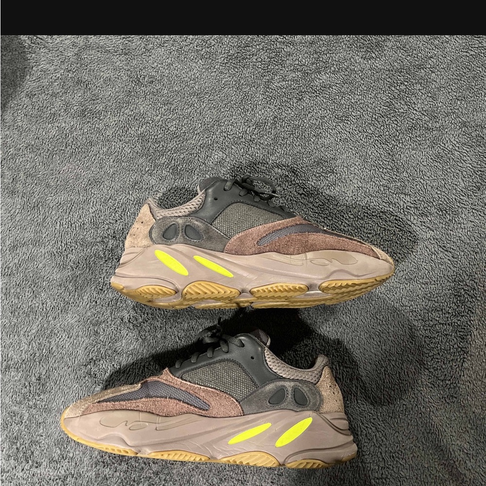 Super clean barely worn